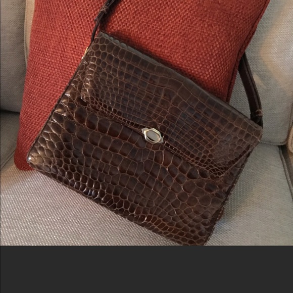 Meet your Posher, Sheri - Picture 2 of 5